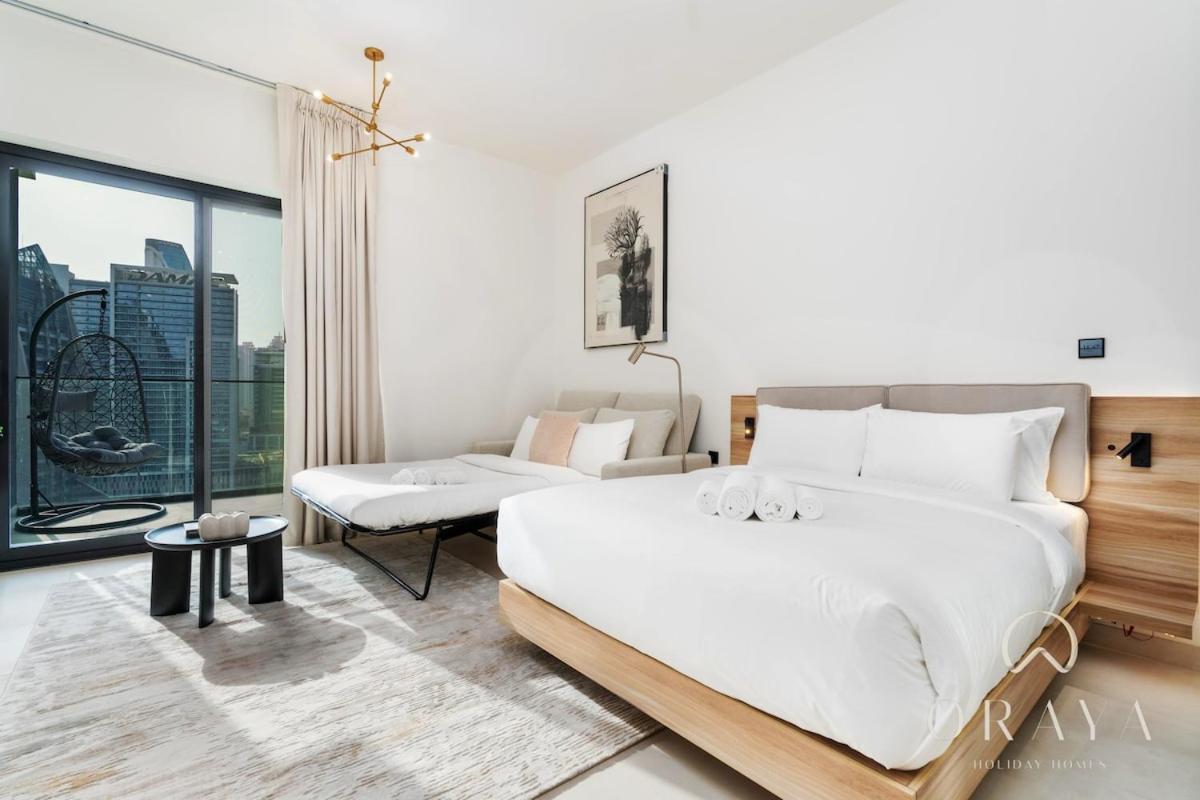 Apartment With Jaw-dropping Canal And Burj Views Dubai