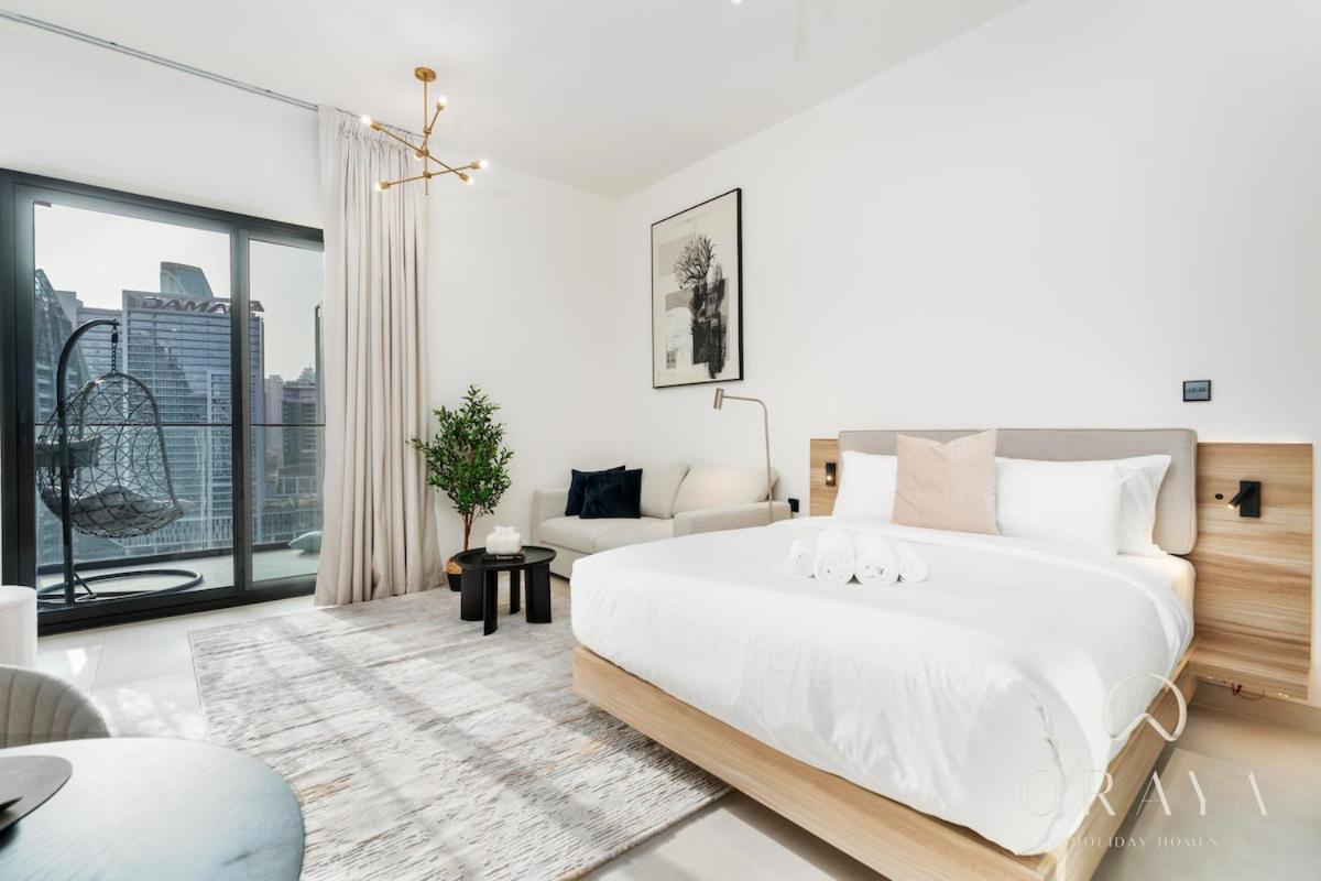 With Jaw-dropping Canal And Burj Views Apartment Dubai