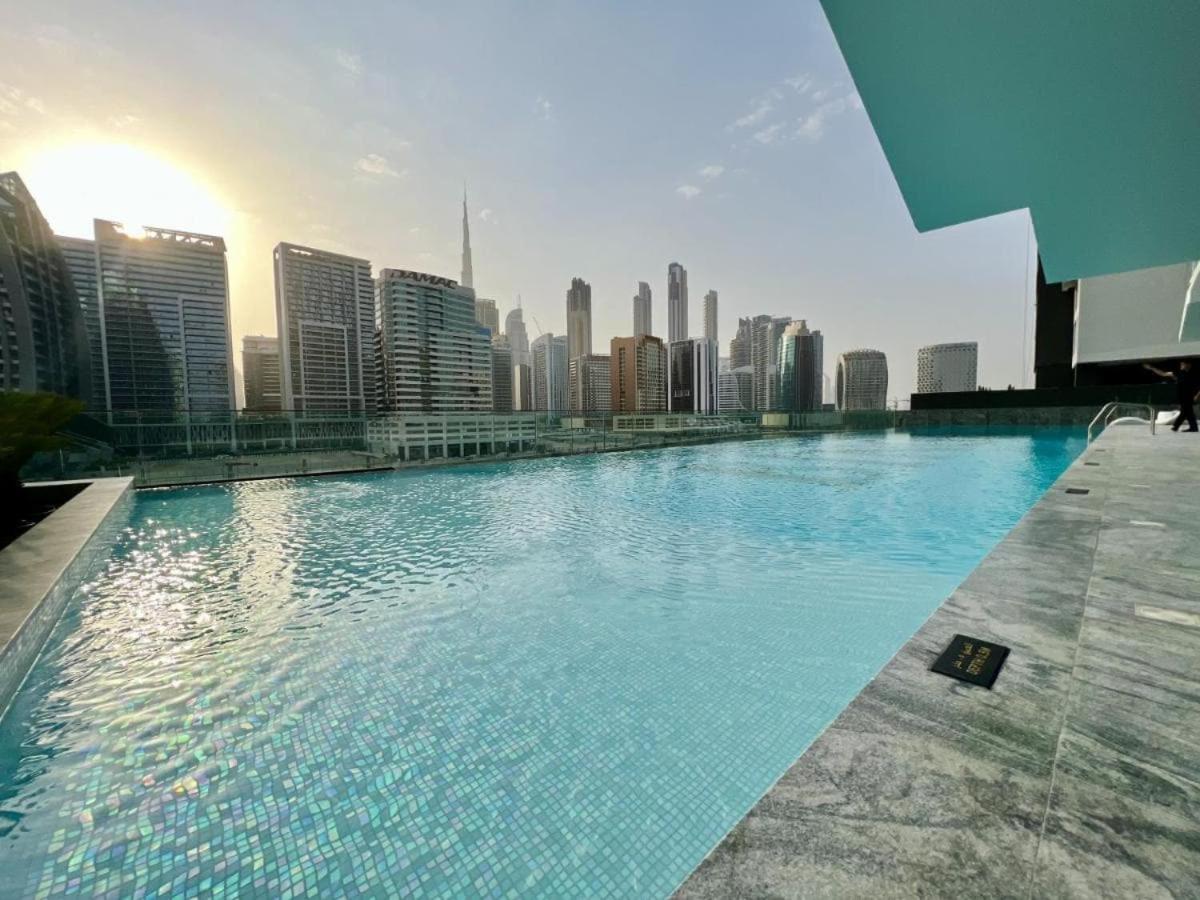 With Jaw-dropping Canal And Burj Views Apartment *