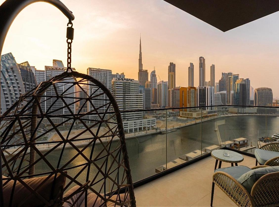 Apartment With Jaw-dropping Canal And Burj Views Dubai